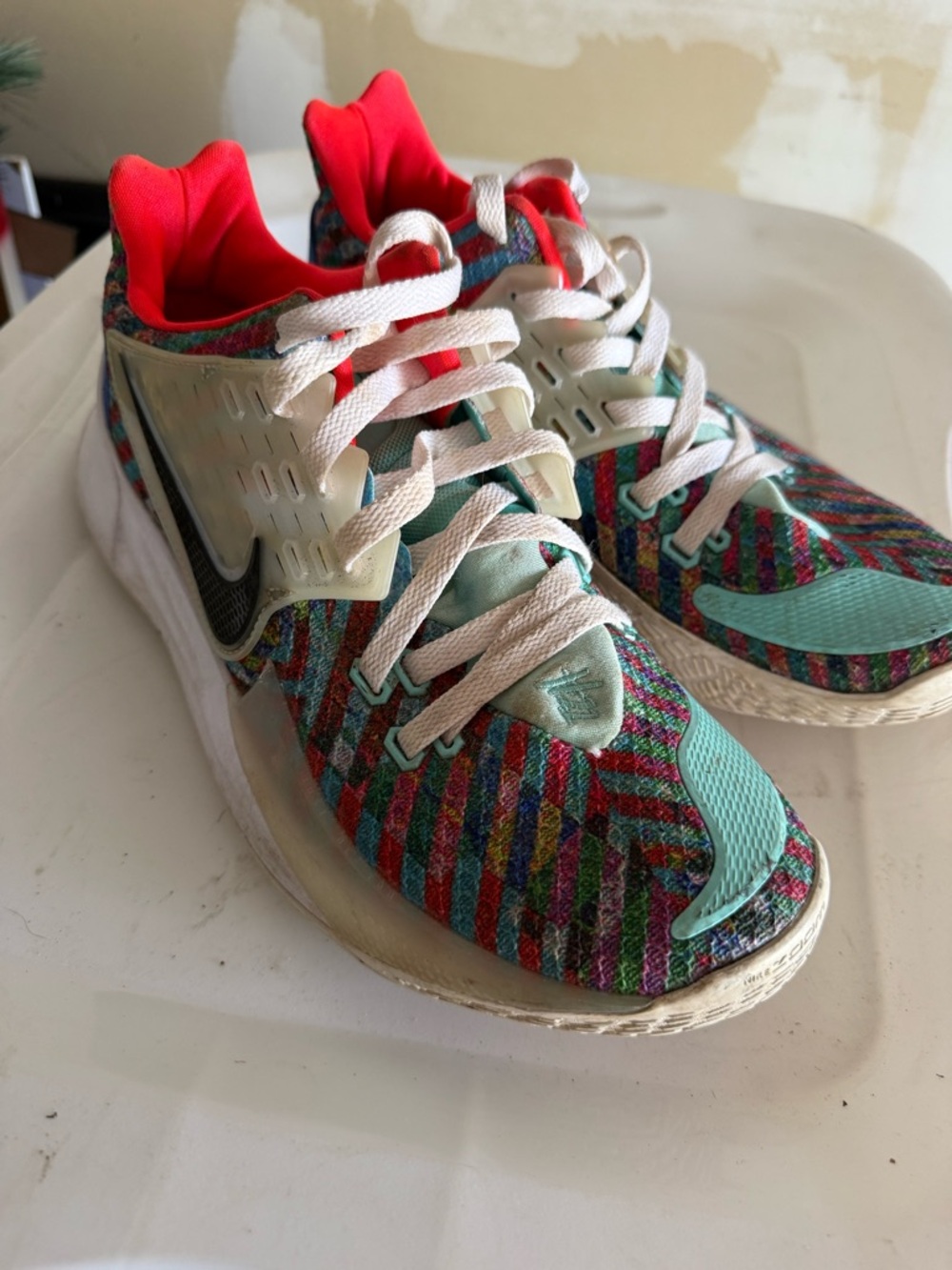 Nike Kyrie Low 2, Men’s 10.5, GUC